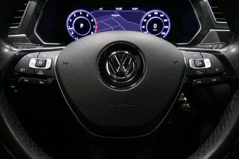 Volkswagen Tiguan 1.4 TSI ACT Business R / Orig. Nederlands / R-line / Black Style / 20" Suzuka LMV / Panoramadak / LED koplampen / Stoelmassage / Stoelverwarming / Virtual Cockpit / Achteruitrijcamera /  Adapt. Cruise / Elek. achterklep /  Apple Carplay-Android Auto / DAB