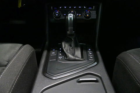 Volkswagen Tiguan 1.4 TSI ACT Business R / Orig. Nederlands / R-line / Black Style / 20" Suzuka LMV / Panoramadak / LED koplampen / Stoelmassage / Stoelverwarming / Virtual Cockpit / Achteruitrijcamera /  Adapt. Cruise / Elek. achterklep /  Apple Carplay-Android Auto / DAB