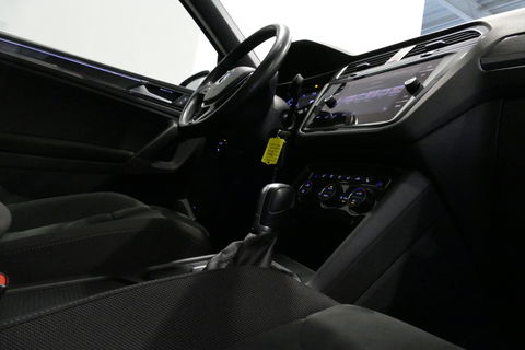 Volkswagen Tiguan 1.4 TSI ACT Business R / Orig. Nederlands / R-line / Black Style / 20" Suzuka LMV / Panoramadak / LED koplampen / Stoelmassage / Stoelverwarming / Virtual Cockpit / Achteruitrijcamera /  Adapt. Cruise / Elek. achterklep /  Apple Carplay-Android Auto / DAB