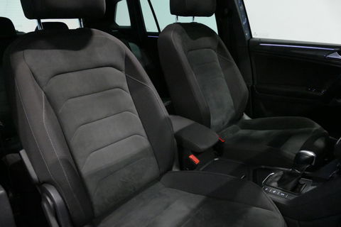 Volkswagen Tiguan 1.4 TSI ACT Business R / Orig. Nederlands / R-line / Black Style / 20" Suzuka LMV / Panoramadak / LED koplampen / Stoelmassage / Stoelverwarming / Virtual Cockpit / Achteruitrijcamera /  Adapt. Cruise / Elek. achterklep /  Apple Carplay-Android Auto / DAB