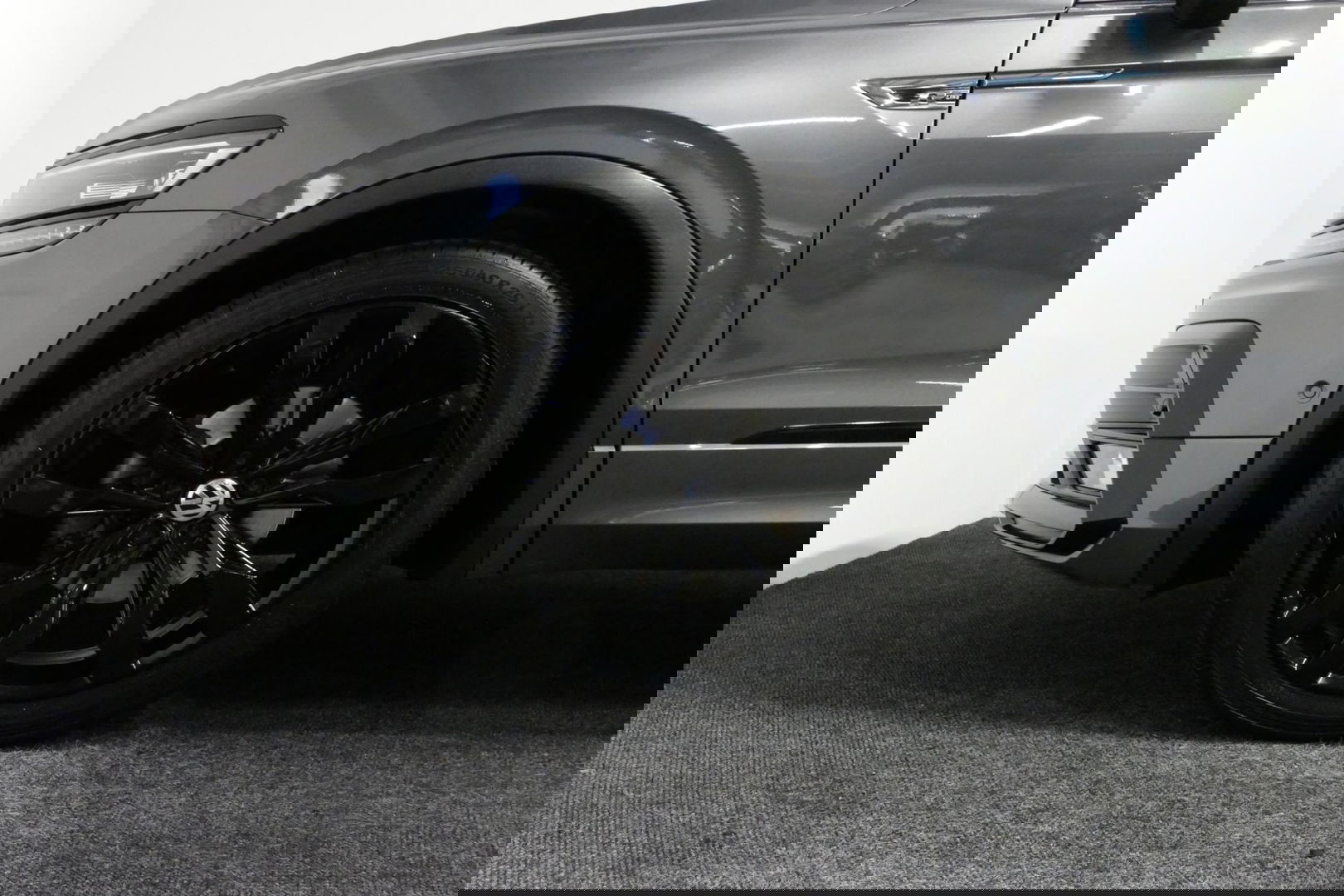 Volkswagen Tiguan 1.4 TSI ACT Business R / Orig. Nederlands / R-line / Black Style / 20" Suzuka LMV / Panoramadak / LED koplampen / Stoelmassage / Stoelverwarming / Virtual Cockpit / Achteruitrijcamera /  Adapt. Cruise / Elek. achterklep /  Apple Carplay-Android Auto / DAB