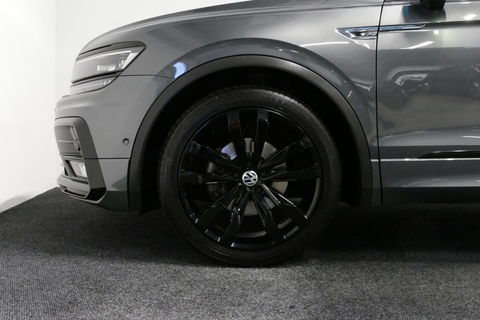 Volkswagen Tiguan 1.4 TSI ACT Business R / Orig. Nederlands / R-line / Black Style / 20" Suzuka LMV / Panoramadak / LED koplampen / Stoelmassage / Stoelverwarming / Virtual Cockpit / Achteruitrijcamera /  Adapt. Cruise / Elek. achterklep /  Apple Carplay-Android Auto / DAB
