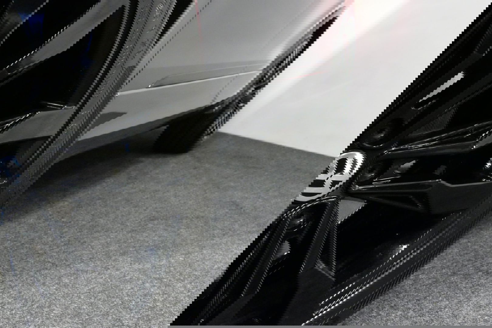 Volkswagen Tiguan 1.4 TSI ACT Business R / Orig. Nederlands / R-line / Black Style / 20" Suzuka LMV / Panoramadak / LED koplampen / Stoelmassage / Stoelverwarming / Virtual Cockpit / Achteruitrijcamera /  Adapt. Cruise / Elek. achterklep /  Apple Carplay-Android Auto / DAB