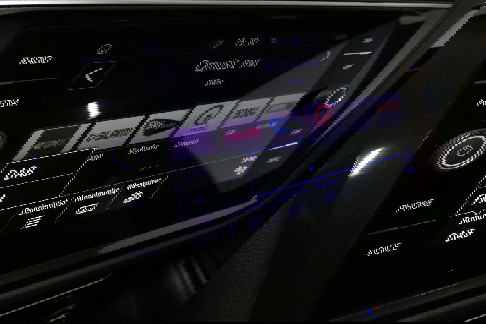 Volkswagen Tiguan 1.4 TSI ACT Business R / Orig. Nederlands / R-line / Black Style / 20" Suzuka LMV / Panoramadak / LED koplampen / Stoelmassage / Stoelverwarming / Virtual Cockpit / Achteruitrijcamera /  Adapt. Cruise / Elek. achterklep /  Apple Carplay-Android Auto / DAB