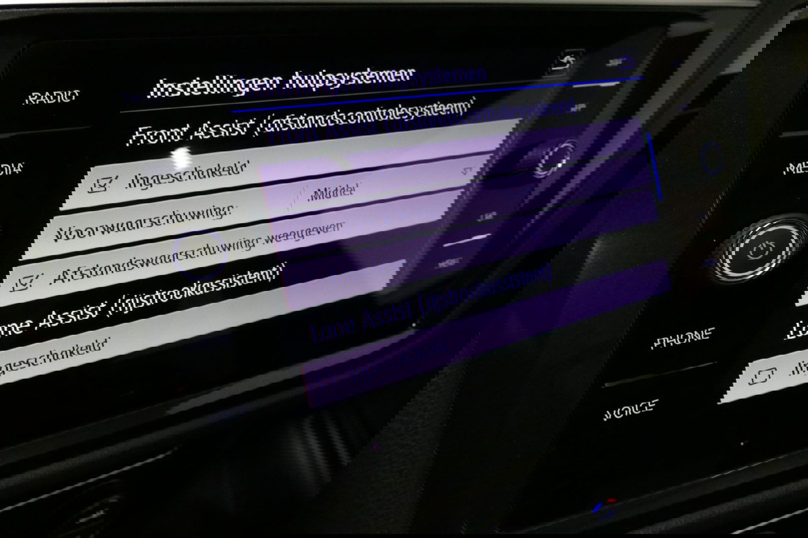 Volkswagen Tiguan 1.4 TSI ACT Business R / Orig. Nederlands / R-line / Black Style / 20" Suzuka LMV / Panoramadak / LED koplampen / Stoelmassage / Stoelverwarming / Virtual Cockpit / Achteruitrijcamera /  Adapt. Cruise / Elek. achterklep /  Apple Carplay-Android Auto / DAB