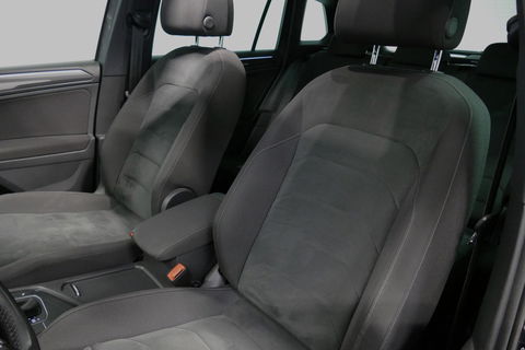 Volkswagen Tiguan 1.4 TSI ACT Business R / Orig. Nederlands / R-line / Black Style / 20" Suzuka LMV / Panoramadak / LED koplampen / Stoelmassage / Stoelverwarming / Virtual Cockpit / Achteruitrijcamera /  Adapt. Cruise / Elek. achterklep /  Apple Carplay-Android Auto / DAB