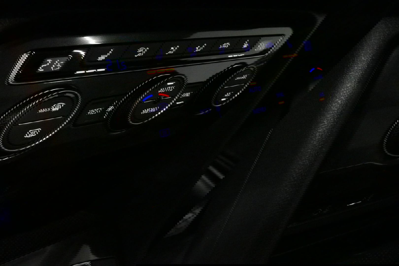 Volkswagen Tiguan 1.4 TSI ACT Business R / Orig. Nederlands / R-line / Black Style / 20" Suzuka LMV / Panoramadak / LED koplampen / Stoelmassage / Stoelverwarming / Virtual Cockpit / Achteruitrijcamera /  Adapt. Cruise / Elek. achterklep /  Apple Carplay-Android Auto / DAB