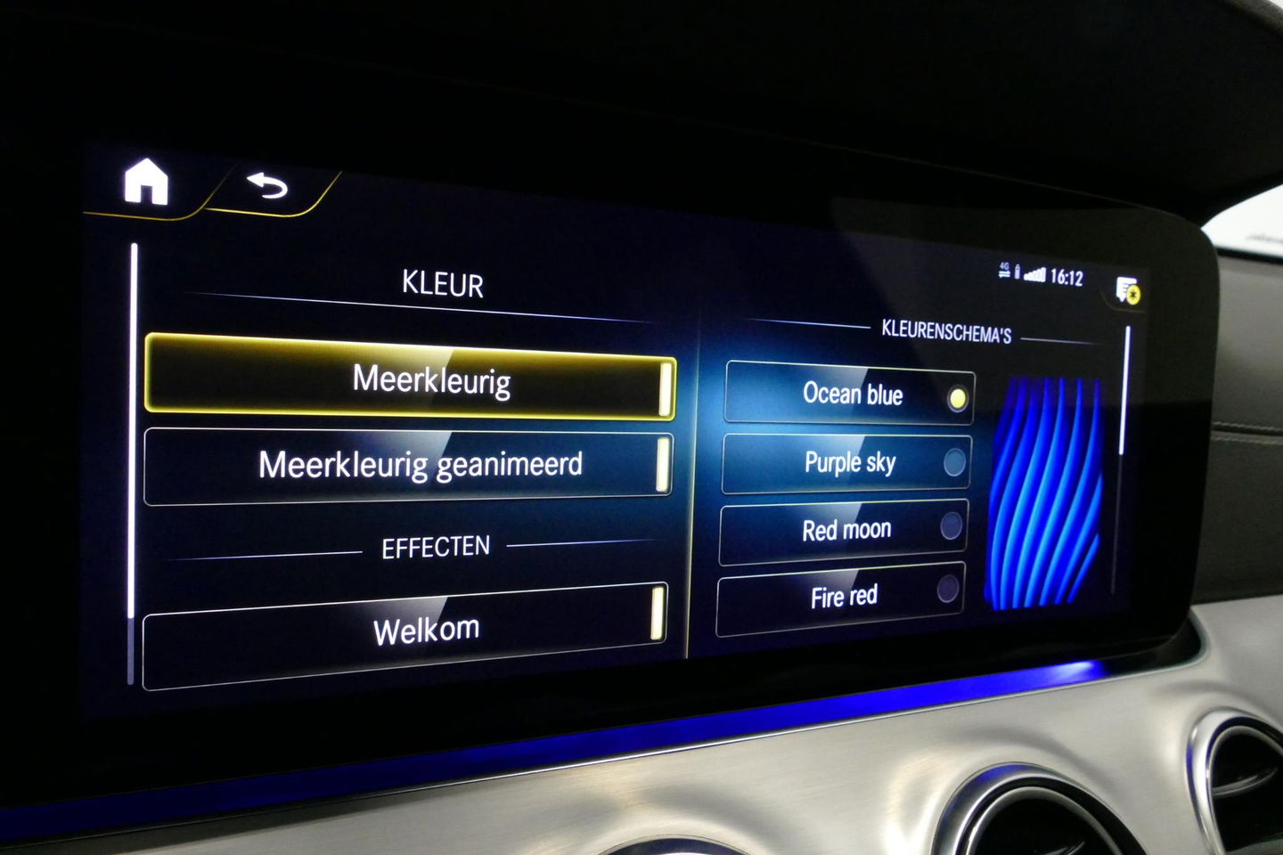 Mercedes-Benz E-Klasse Estate 300 e AMG Line / E63 AMG Grill / E63 AMG Diffuser / Panoramadak / Burmester Sound System / Sfeerverlichting / Luchtvering (achteras) / LED High Performance / 20'' LMV / Night pakket / Apple Carplay - Andriod auto / Stoelverwarming / Trekhaak (zwenk