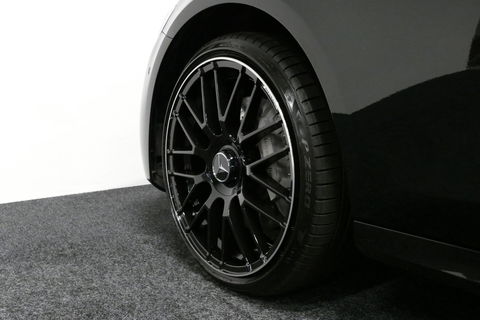 Mercedes-Benz E-Klasse Estate 300 e AMG Line / E63 AMG Grill / E63 AMG Diffuser / Panoramadak / Burmester Sound System / Sfeerverlichting / Luchtvering (achteras) / LED High Performance / 20'' LMV / Night pakket / Apple Carplay - Andriod auto / Stoelverwarming / Trekhaak (zwenk