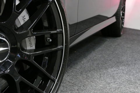 Mercedes-Benz E-Klasse Estate 300 e AMG Line / E63 AMG Grill / E63 AMG Diffuser / Panoramadak / Burmester Sound System / Sfeerverlichting / Luchtvering (achteras) / LED High Performance / 20'' LMV / Night pakket / Apple Carplay - Andriod auto / Stoelverwarming / Trekhaak (zwenk