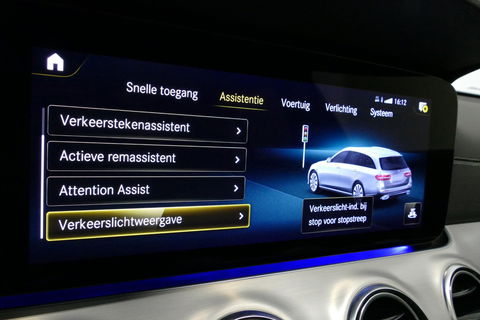 Mercedes-Benz E-Klasse Estate 300 e AMG Line / E63 AMG Grill / E63 AMG Diffuser / Panoramadak / Burmester Sound System / Sfeerverlichting / Luchtvering (achteras) / LED High Performance / 20'' LMV / Night pakket / Apple Carplay - Andriod auto / Stoelverwarming / Trekhaak (zwenk