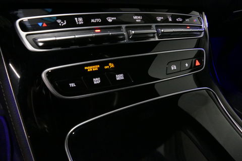 Mercedes-Benz E-Klasse Estate 300 e AMG Line / E63 AMG Grill / E63 AMG Diffuser / Panoramadak / Burmester Sound System / Sfeerverlichting / Luchtvering (achteras) / LED High Performance / 20'' LMV / Night pakket / Apple Carplay - Andriod auto / Stoelverwarming / Trekhaak (zwenk