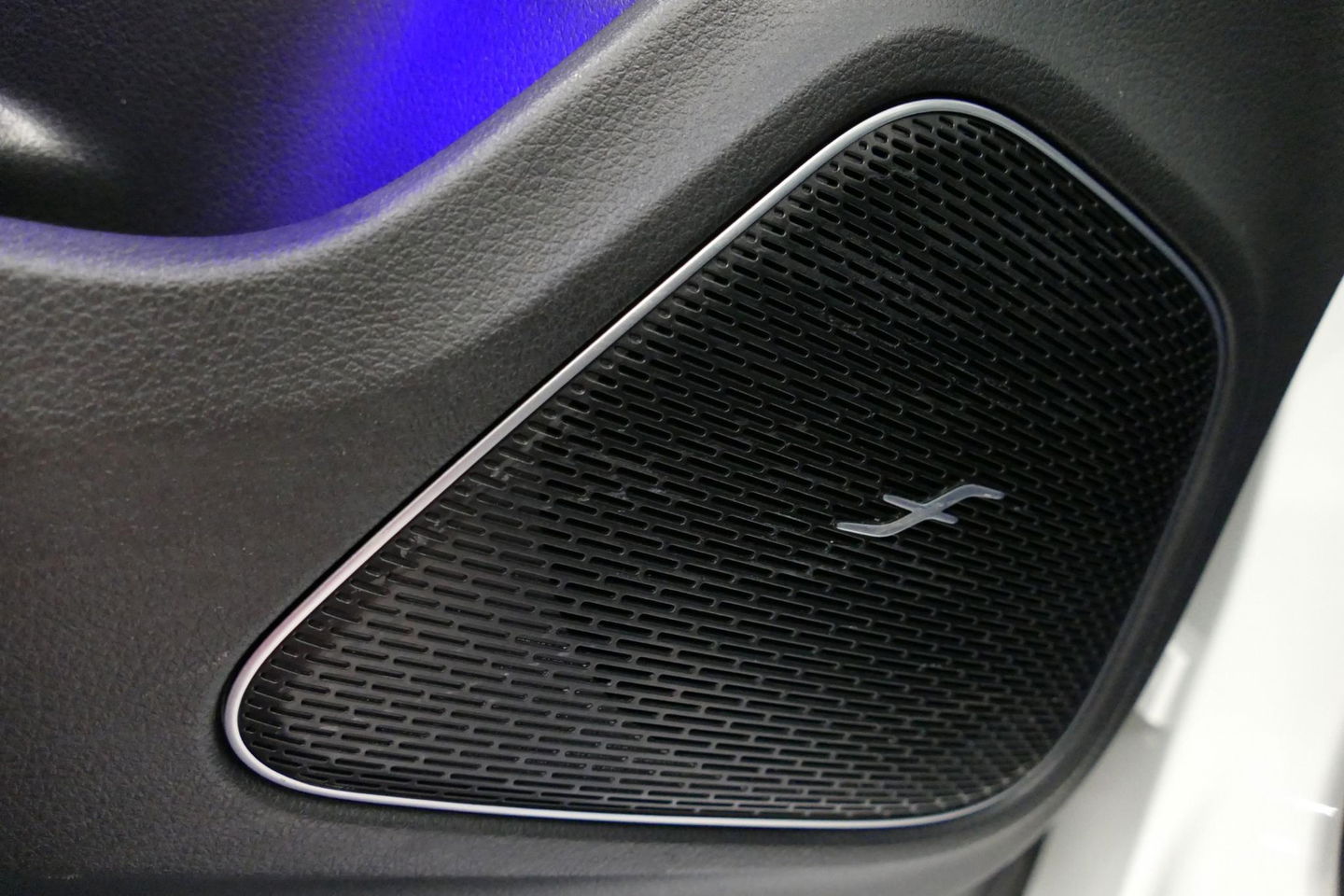 Mercedes-Benz CLA Shooting Brake 220 AMG Line / CLA45 AMG Diffuser / Panamericana Grill / Panoramadak / Burmester Surround Sound / Stoelverwarming / LED High Performance koplampen / Nightpakket / Agility Control / Ambienteverlichting / Widescreen / 19'' LMV / Elektr. bedie