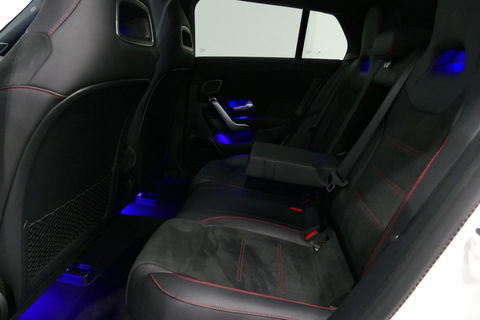 Mercedes-Benz CLA Shooting Brake 220 AMG Line / CLA45 AMG Diffuser / Panamericana Grill / Panoramadak / Burmester Surround Sound / Stoelverwarming / LED High Performance koplampen / Nightpakket / Agility Control / Ambienteverlichting / Widescreen / 19'' LMV / Elektr. bedie