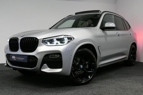 BMW X3 xDrive20i M Sport / Panoramadak / Elektr. verstelbare stoelen (best. memory) / Stoelverwarming / Ambienteverlichting / Apple Carplay - Andriod Auto / Lederen bekleding / M Aerodynamicapakket / Achterbank verwarming / Achteruitrijcamera / Cruise Control / 