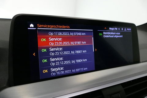 BMW X3 xDrive20i M Sport / Panoramadak / Elektr. verstelbare stoelen (best. memory) / Stoelverwarming / Ambienteverlichting / Apple Carplay - Andriod Auto / Lederen bekleding / M Aerodynamicapakket / Achterbank verwarming / Achteruitrijcamera / Cruise Control / 