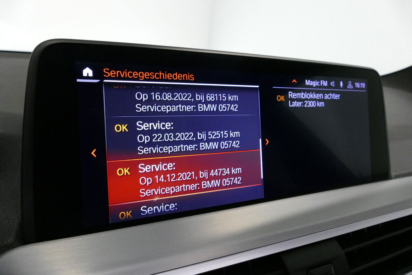 BMW X3 xDrive20i M Sport / Panoramadak / Elektr. verstelbare stoelen (best. memory) / Stoelverwarming / Ambienteverlichting / Apple Carplay - Andriod Auto / Lederen bekleding / M Aerodynamicapakket / Achterbank verwarming / Achteruitrijcamera / Cruise Control / 