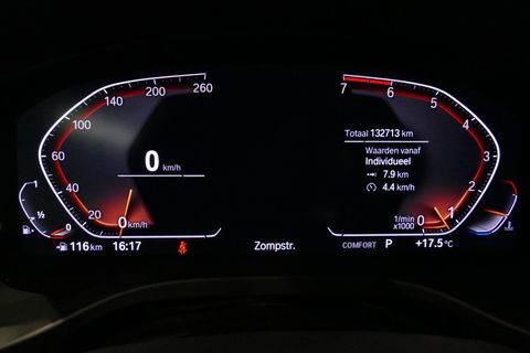 BMW X3 xDrive20i M Sport / Panoramadak / Elektr. verstelbare stoelen (best. memory) / Stoelverwarming / Ambienteverlichting / Apple Carplay - Andriod Auto / Lederen bekleding / M Aerodynamicapakket / Achterbank verwarming / Achteruitrijcamera / Cruise Control / 