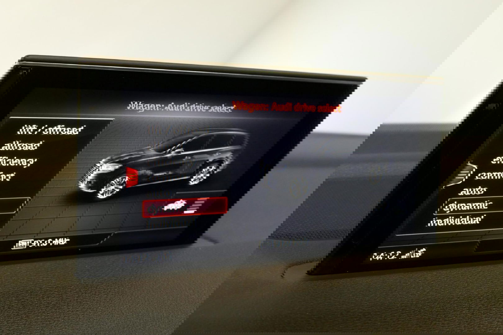 Audi Q7 3.0 TDI e-tron quattro Sport / Orig. Nederlands / S-Line ex- & interieur / Panoramadak / Luchtvering / Elektr. verstelbare voorstoelen (links met memory) / Bose Sound System / Rondomzichtcamera / Sfeerverlichting / Servosluiting - Softclose / Stoelverwarm