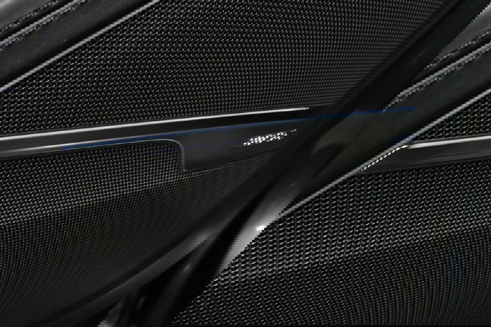 Audi Q7 3.0 TDI e-tron quattro Sport / Orig. Nederlands / S-Line ex- & interieur / Panoramadak / Luchtvering / Elektr. verstelbare voorstoelen (links met memory) / Bose Sound System / Rondomzichtcamera / Sfeerverlichting / Servosluiting - Softclose / Stoelverwarm