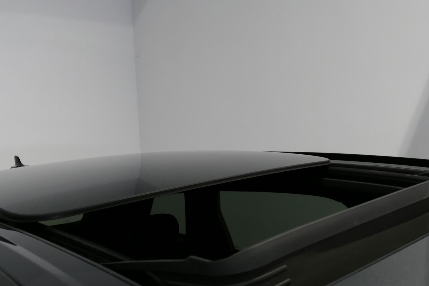 Audi Q7 3.0 TDI e-tron quattro Sport / Orig. Nederlands / S-Line ex- & interieur / Panoramadak / Luchtvering / Elektr. verstelbare voorstoelen (links met memory) / Bose Sound System / Rondomzichtcamera / Sfeerverlichting / Servosluiting - Softclose / Stoelverwarm