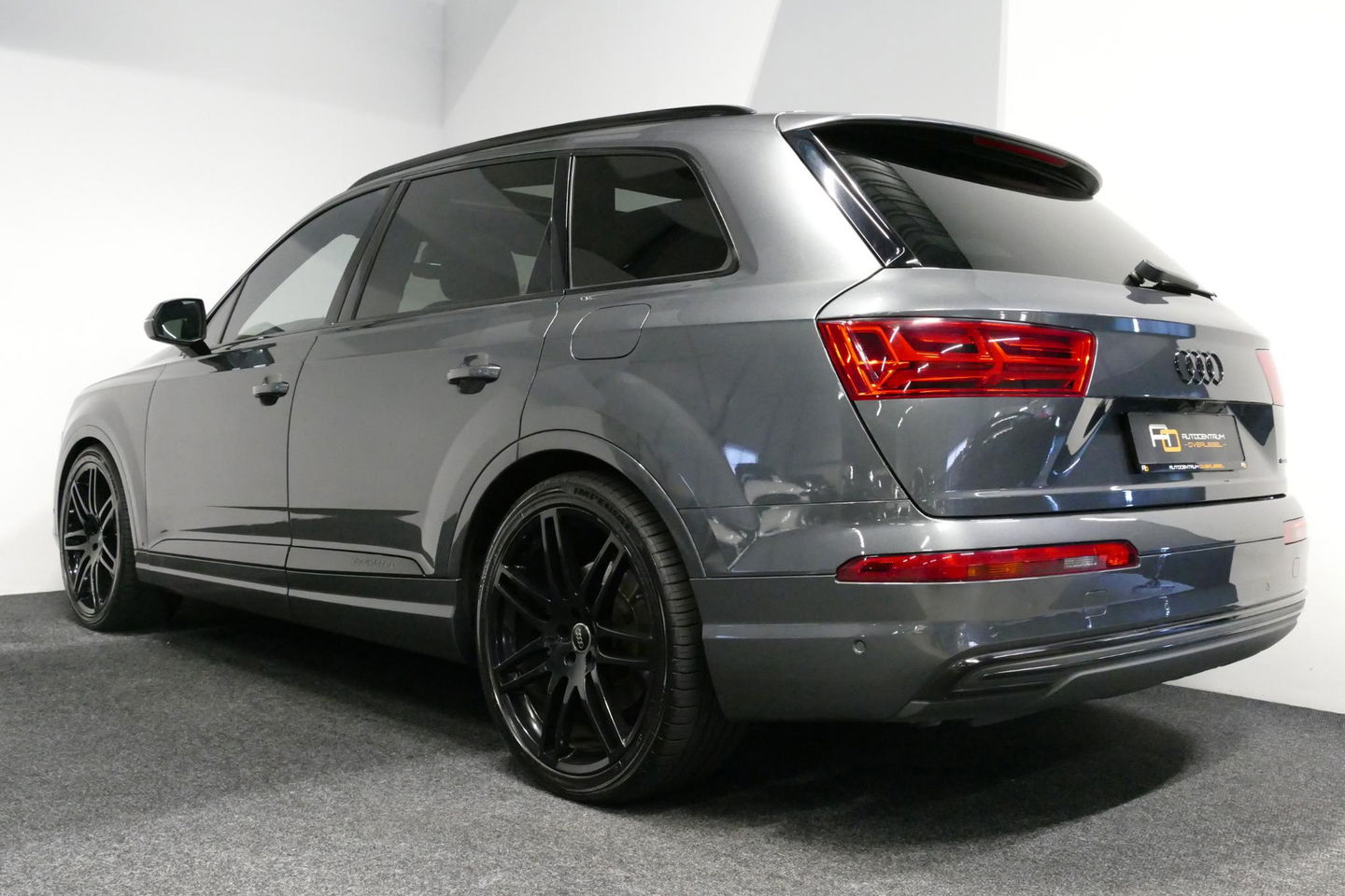 Audi Q7 3.0 TDI e-tron quattro Sport / Orig. Nederlands / S-Line ex- & interieur / Panoramadak / Luchtvering / Elektr. verstelbare voorstoelen (links met memory) / Bose Sound System / Rondomzichtcamera / Sfeerverlichting / Servosluiting - Softclose / Stoelverwarm
