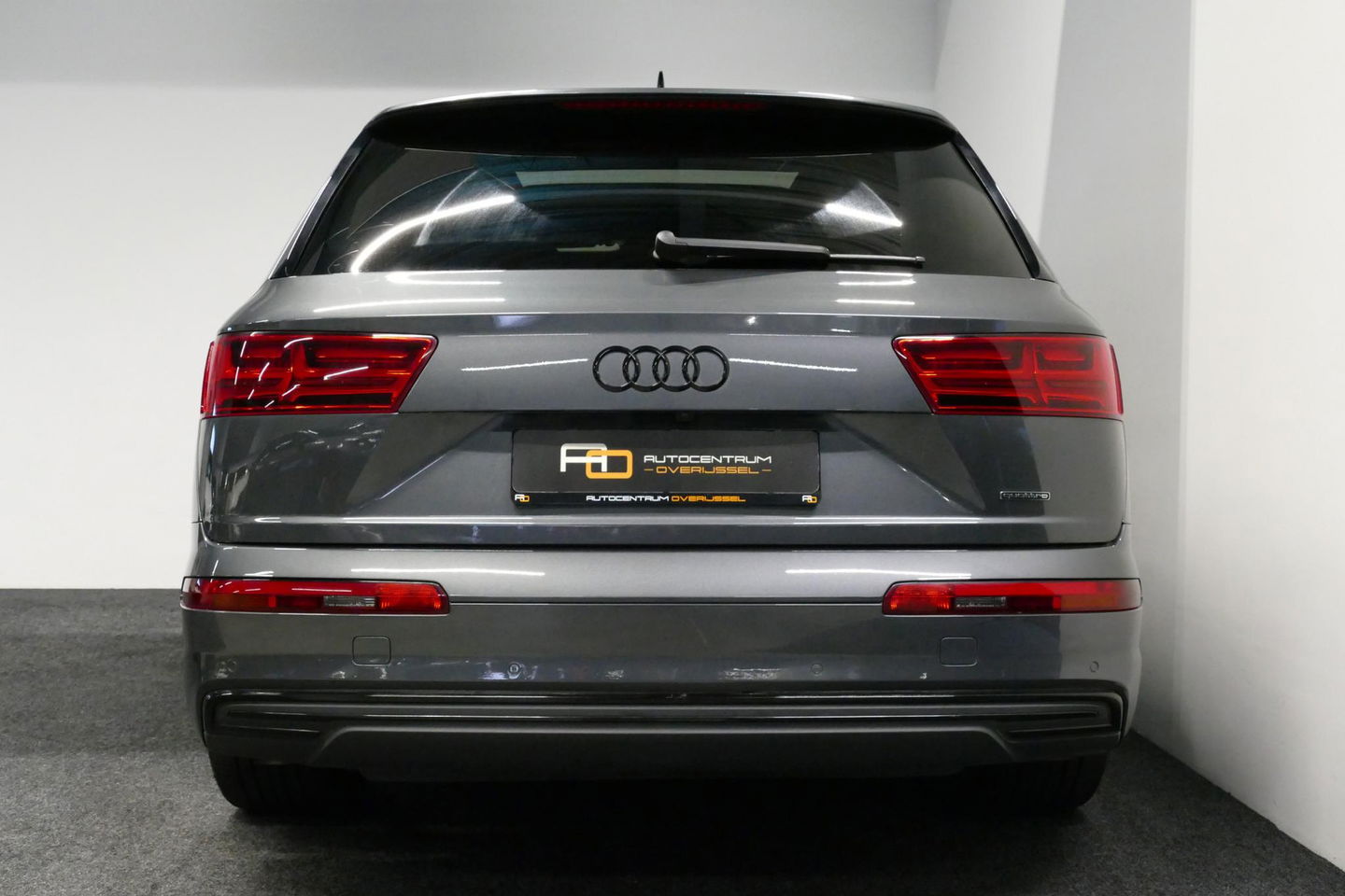 Audi Q7 3.0 TDI e-tron quattro Sport / Orig. Nederlands / S-Line ex- & interieur / Panoramadak / Luchtvering / Elektr. verstelbare voorstoelen (links met memory) / Bose Sound System / Rondomzichtcamera / Sfeerverlichting / Servosluiting - Softclose / Stoelverwarm