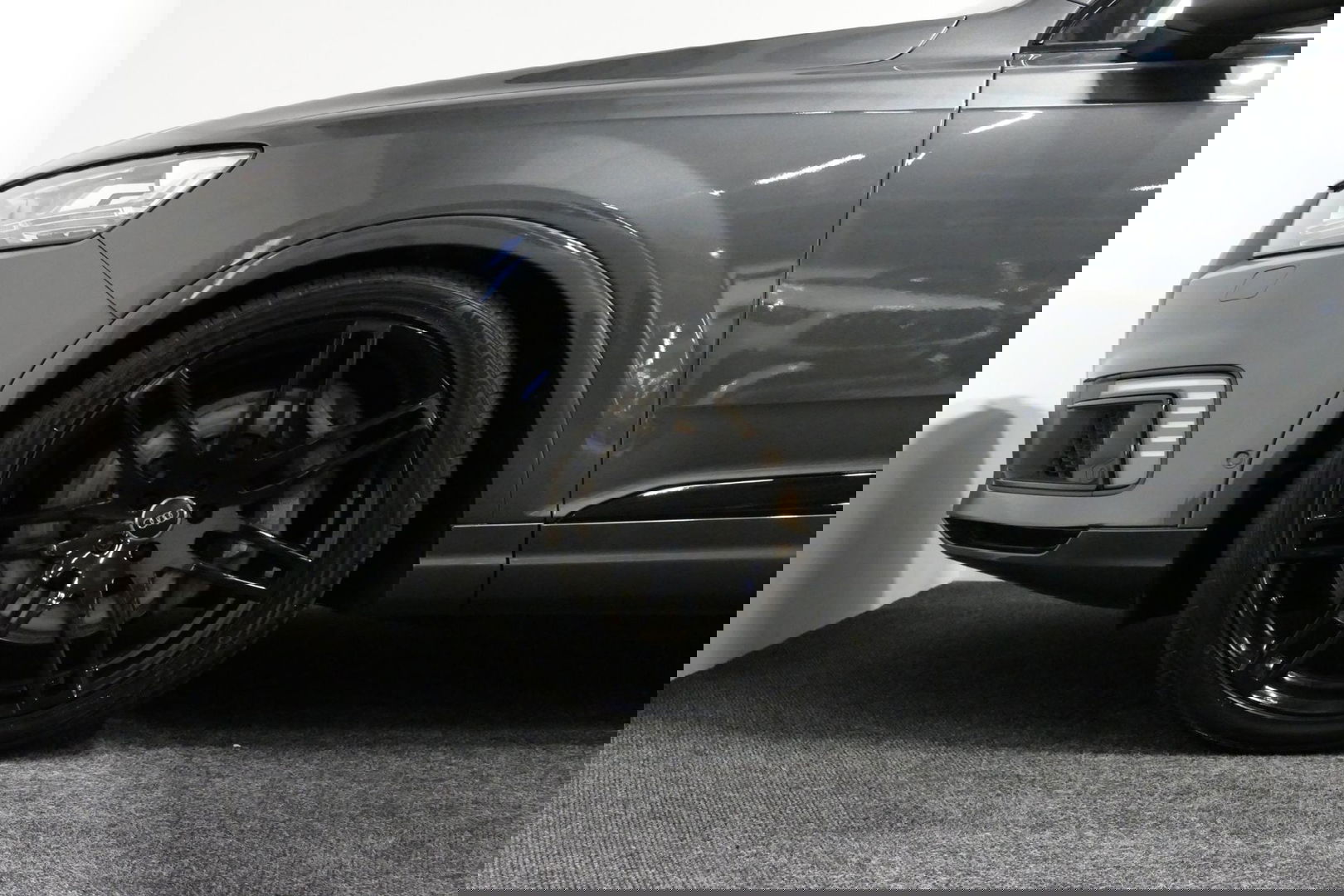 Audi Q7 3.0 TDI e-tron quattro Sport / Orig. Nederlands / S-Line ex- & interieur / Panoramadak / Luchtvering / Elektr. verstelbare voorstoelen (links met memory) / Bose Sound System / Rondomzichtcamera / Sfeerverlichting / Servosluiting - Softclose / Stoelverwarm