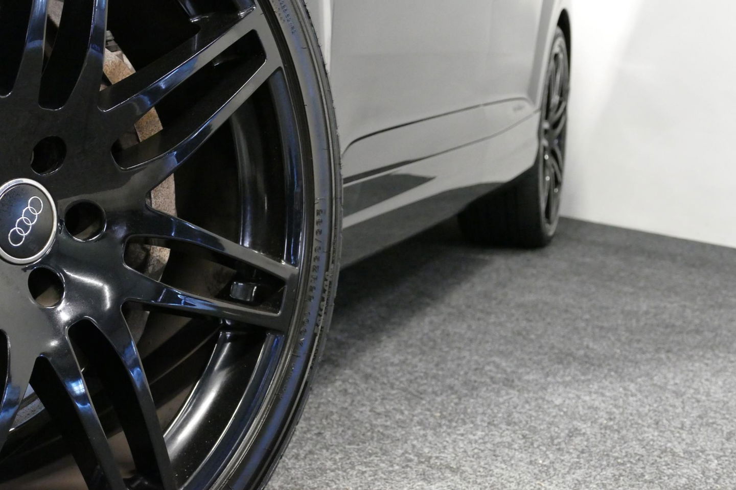 Audi Q7 3.0 TDI e-tron quattro Sport / Orig. Nederlands / S-Line ex- & interieur / Panoramadak / Luchtvering / Elektr. verstelbare voorstoelen (links met memory) / Bose Sound System / Rondomzichtcamera / Sfeerverlichting / Servosluiting - Softclose / Stoelverwarm