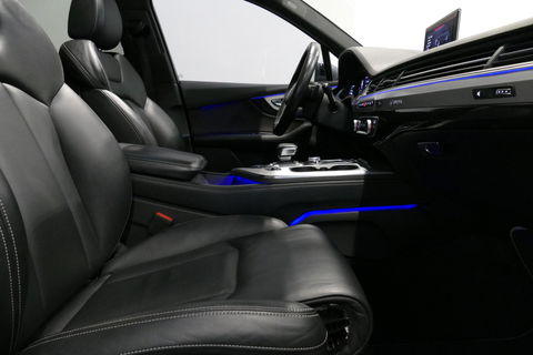 Audi Q7 3.0 TDI e-tron quattro Sport / Orig. Nederlands / S-Line ex- & interieur / Panoramadak / Luchtvering / Elektr. verstelbare voorstoelen (links met memory) / Bose Sound System / Rondomzichtcamera / Sfeerverlichting / Servosluiting - Softclose / Stoelverwarm