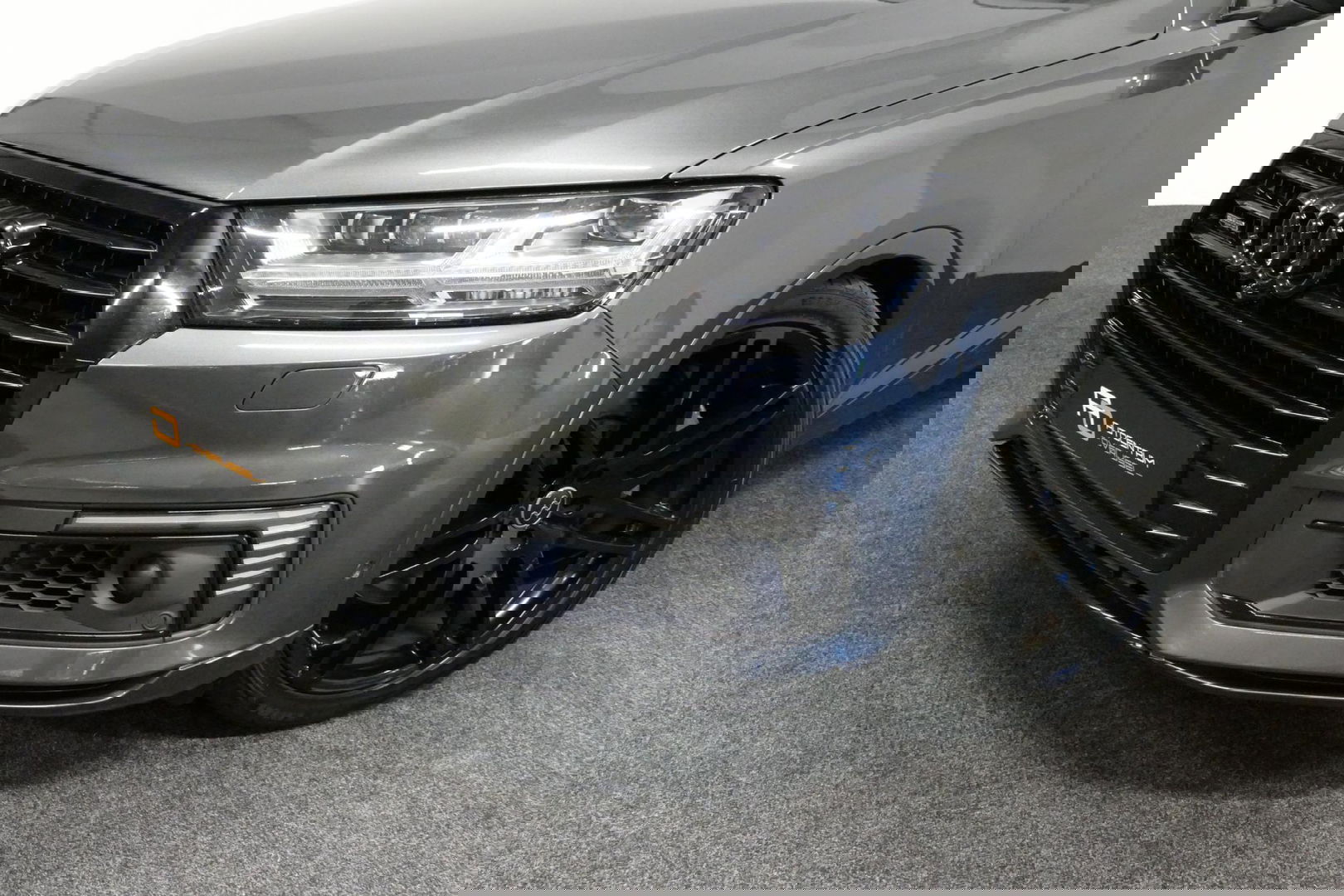 Audi Q7 3.0 TDI e-tron quattro Sport / Orig. Nederlands / S-Line ex- & interieur / Panoramadak / Luchtvering / Elektr. verstelbare voorstoelen (links met memory) / Bose Sound System / Rondomzichtcamera / Sfeerverlichting / Servosluiting - Softclose / Stoelverwarm