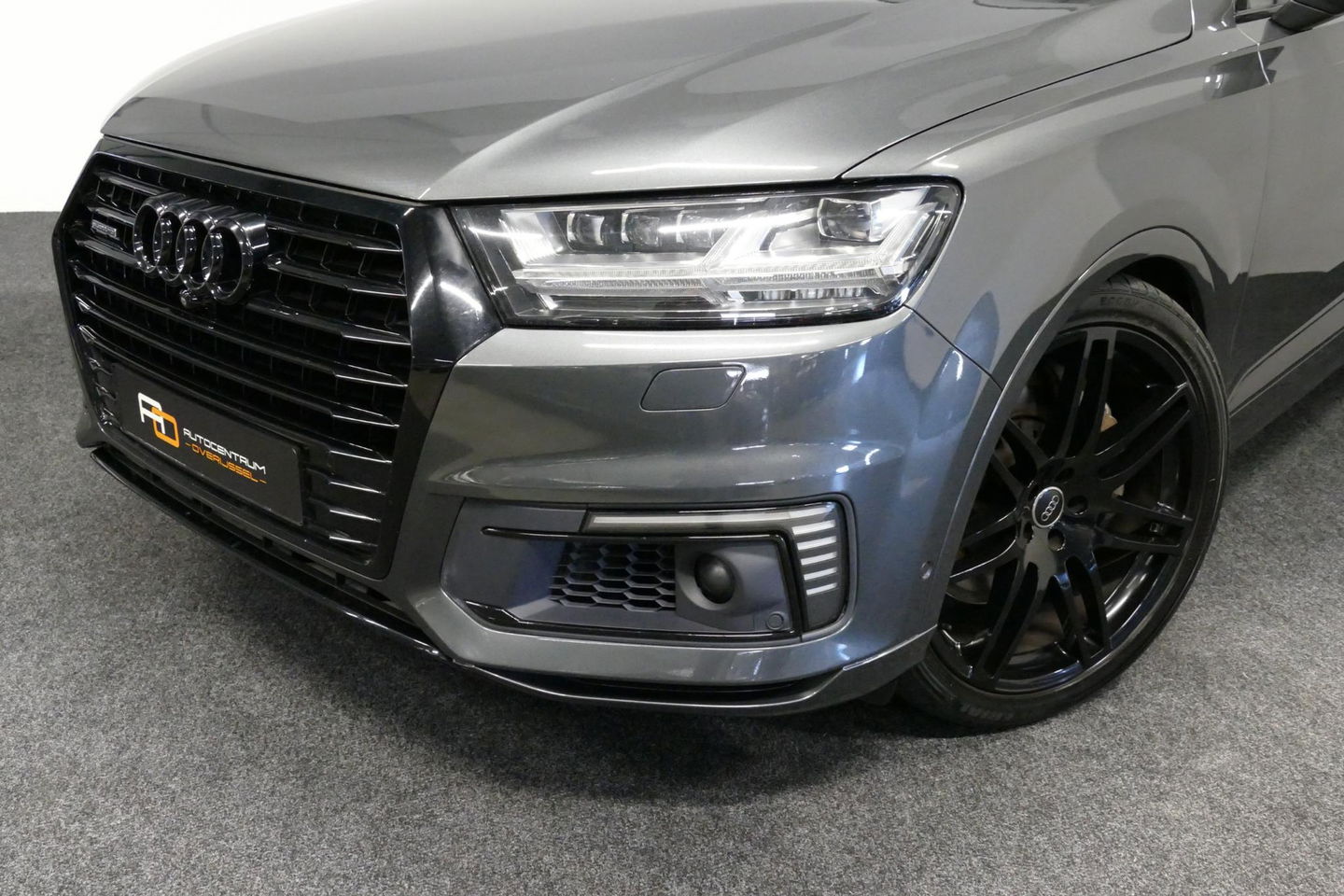 Audi Q7 3.0 TDI e-tron quattro Sport / Orig. Nederlands / S-Line ex- & interieur / Panoramadak / Luchtvering / Elektr. verstelbare voorstoelen (links met memory) / Bose Sound System / Rondomzichtcamera / Sfeerverlichting / Servosluiting - Softclose / Stoelverwarm
