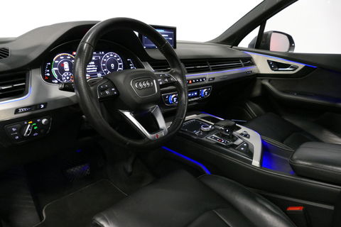Audi Q7 3.0 TDI e-tron quattro Sport / Orig. Nederlands / S-Line ex- & interieur / Panoramadak / Luchtvering / Elektr. verstelbare voorstoelen (links met memory) / Bose Sound System / Rondomzichtcamera / Sfeerverlichting / Servosluiting - Softclose / Stoelverwarm