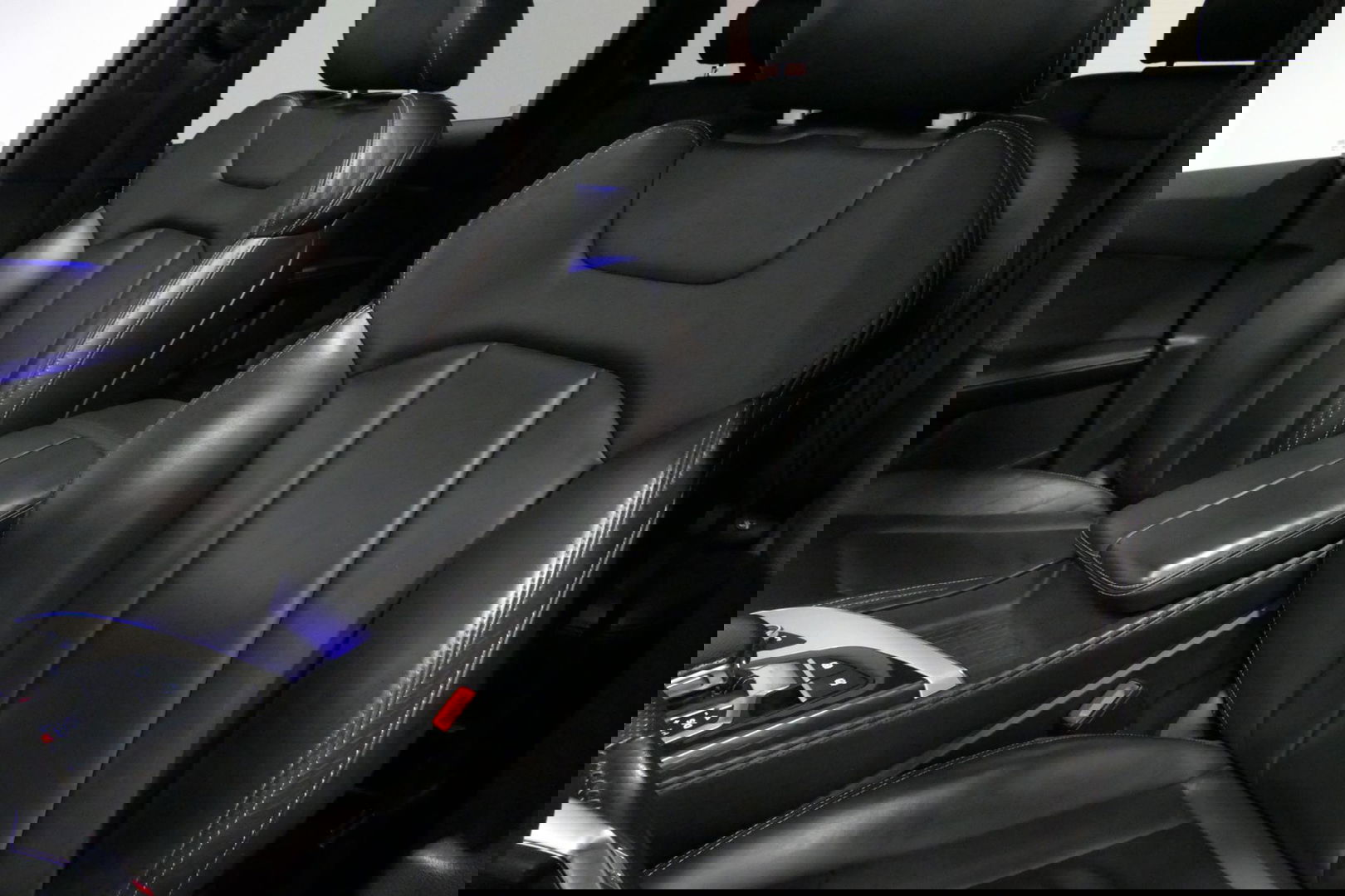 Audi Q7 3.0 TDI e-tron quattro Sport / Orig. Nederlands / S-Line ex- & interieur / Panoramadak / Luchtvering / Elektr. verstelbare voorstoelen (links met memory) / Bose Sound System / Rondomzichtcamera / Sfeerverlichting / Servosluiting - Softclose / Stoelverwarm