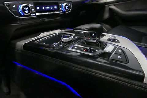 Audi Q7 3.0 TDI e-tron quattro Sport / Orig. Nederlands / S-Line ex- & interieur / Panoramadak / Luchtvering / Elektr. verstelbare voorstoelen (links met memory) / Bose Sound System / Rondomzichtcamera / Sfeerverlichting / Servosluiting - Softclose / Stoelverwarm