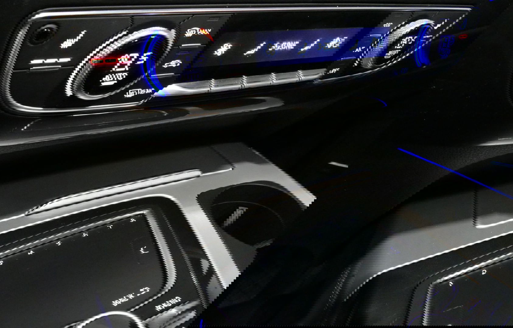 Audi Q7 3.0 TDI e-tron quattro Sport / Orig. Nederlands / S-Line ex- & interieur / Panoramadak / Luchtvering / Elektr. verstelbare voorstoelen (links met memory) / Bose Sound System / Rondomzichtcamera / Sfeerverlichting / Servosluiting - Softclose / Stoelverwarm