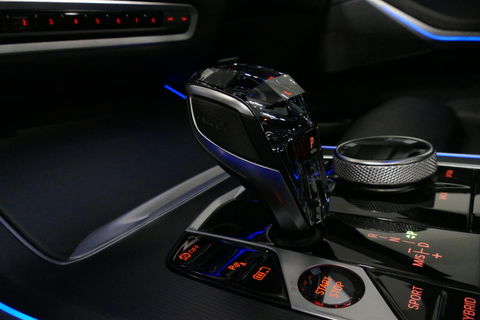 BMW X5 xDrive45e High Executive / M Sport / Panoramadak / Soft-close / Koplamp Laser / Elektr. verstelbare voorstoelen + memory / Luchtvering / Stoelverwarming voor + achter / Stoelventilatie / Head-Up Display / Apple Carplay - Andriod Auto / Ambiente verlichtin