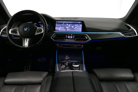 BMW X5 xDrive45e High Executive / M Sport / Panoramadak / Soft-close / Koplamp Laser / Elektr. verstelbare voorstoelen + memory / Luchtvering / Stoelverwarming voor + achter / Stoelventilatie / Head-Up Display / Apple Carplay - Andriod Auto / Ambiente verlichtin
