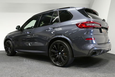 BMW X5 xDrive45e High Executive / M Sport / Panoramadak / Soft-close / Koplamp Laser / Elektr. verstelbare voorstoelen + memory / Luchtvering / Stoelverwarming voor + achter / Stoelventilatie / Head-Up Display / Apple Carplay - Andriod Auto / Ambiente verlichtin