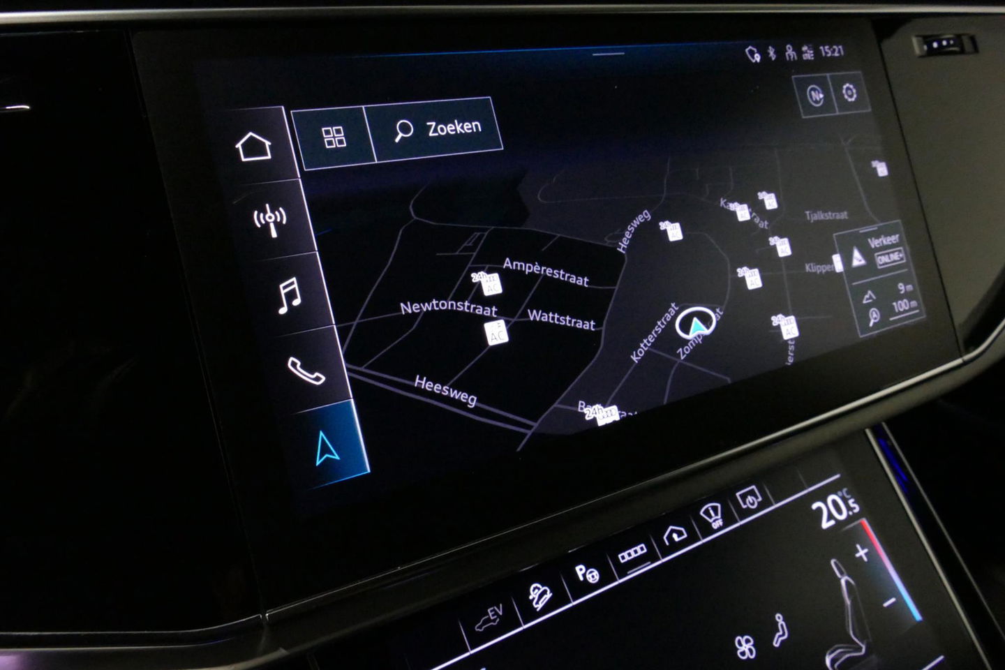 Audi Q8 55 TFSI e quattro Pro Line S / RSQ8 Diffuser / RSQ8 Grill / Maxton Design Bodykit V.2 / Panoramadak / RS Sportstoelen / Elektr. verstelbare voorstoelen + memory / Sport Luchtvering / Matrix LED / Ambienteverlichting plus / Apple Carplay - Android Auto / B