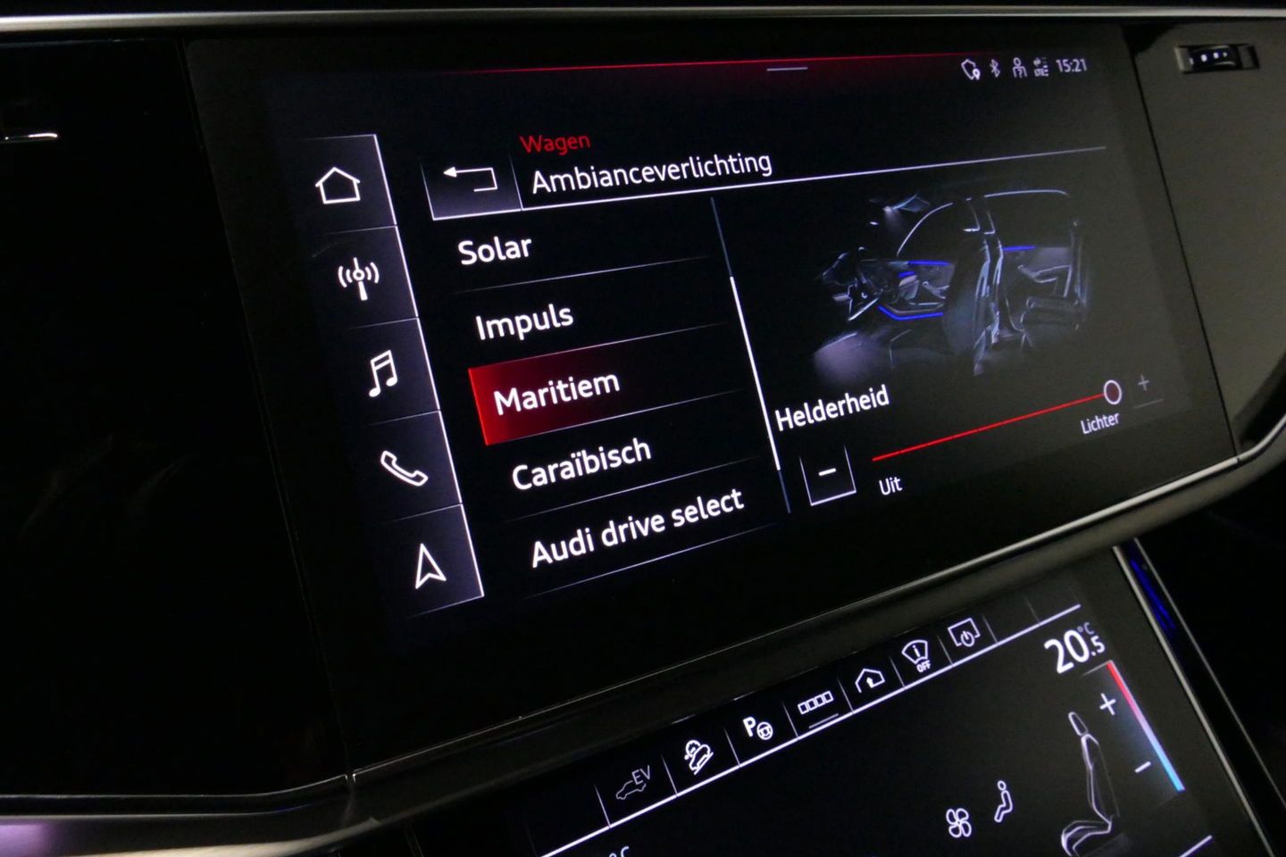 Audi Q8 55 TFSI e quattro Pro Line S / RSQ8 Diffuser / RSQ8 Grill / Maxton Design Bodykit V.2 / Panoramadak / RS Sportstoelen / Elektr. verstelbare voorstoelen + memory / Sport Luchtvering / Matrix LED / Ambienteverlichting plus / Apple Carplay - Android Auto / B