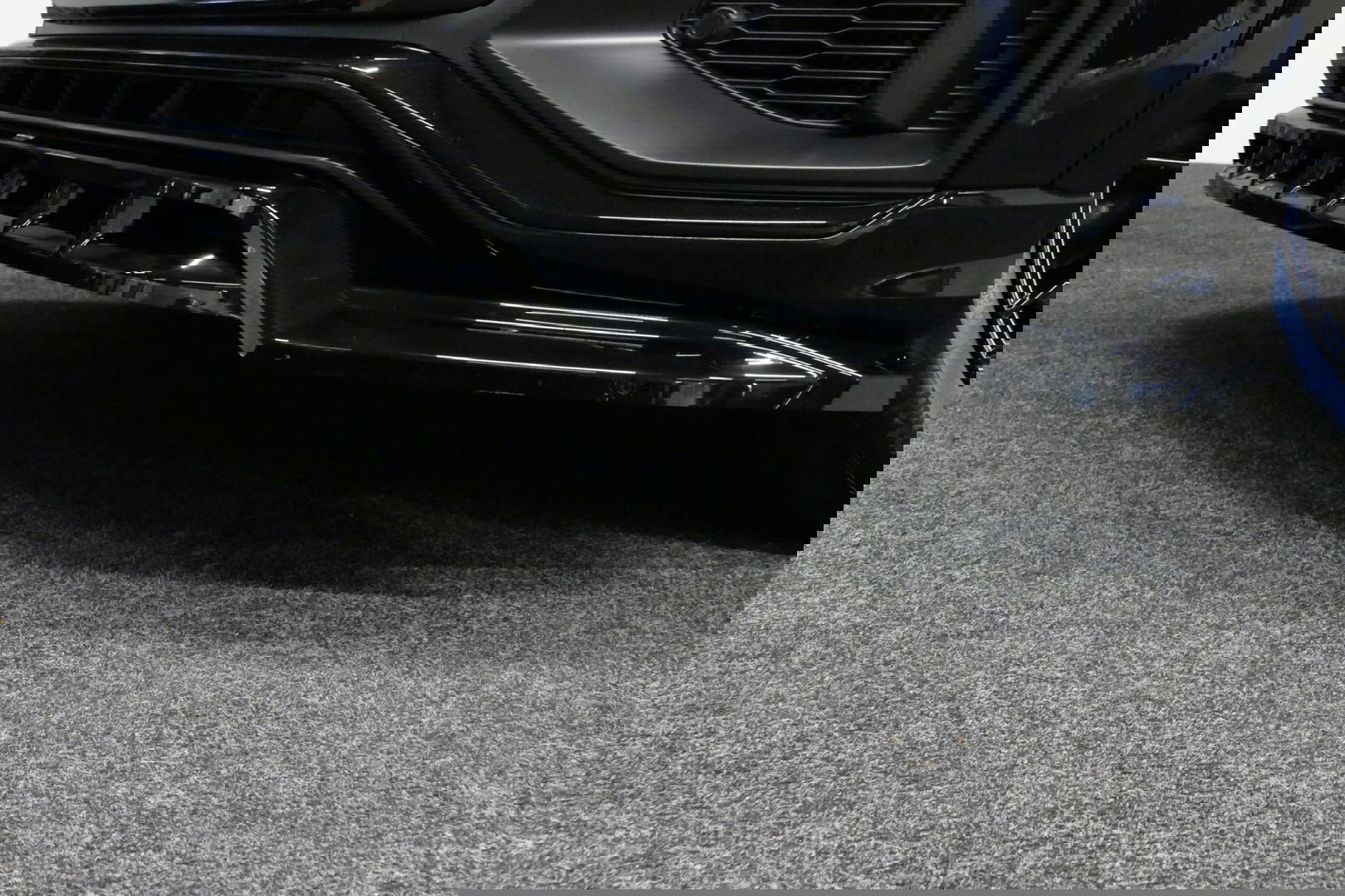 Audi Q8 55 TFSI e quattro Pro Line S / RSQ8 Diffuser / RSQ8 Grill / Maxton Design Bodykit V.2 / Panoramadak / RS Sportstoelen / Elektr. verstelbare voorstoelen + memory / Sport Luchtvering / Matrix LED / Ambienteverlichting plus / Apple Carplay - Android Auto / B