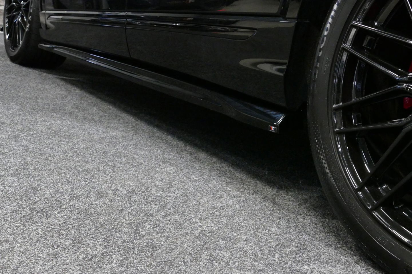 Audi Q8 55 TFSI e quattro Pro Line S / RSQ8 Diffuser / RSQ8 Grill / Maxton Design Bodykit V.2 / Panoramadak / RS Sportstoelen / Elektr. verstelbare voorstoelen + memory / Sport Luchtvering / Matrix LED / Ambienteverlichting plus / Apple Carplay - Android Auto / B