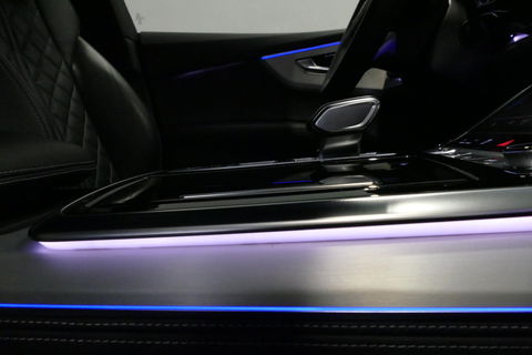 Audi Q8 55 TFSI e quattro Pro Line S / RSQ8 Diffuser / RSQ8 Grill / Maxton Design Bodykit V.2 / Panoramadak / RS Sportstoelen / Elektr. verstelbare voorstoelen + memory / Sport Luchtvering / Matrix LED / Ambienteverlichting plus / Apple Carplay - Android Auto / B