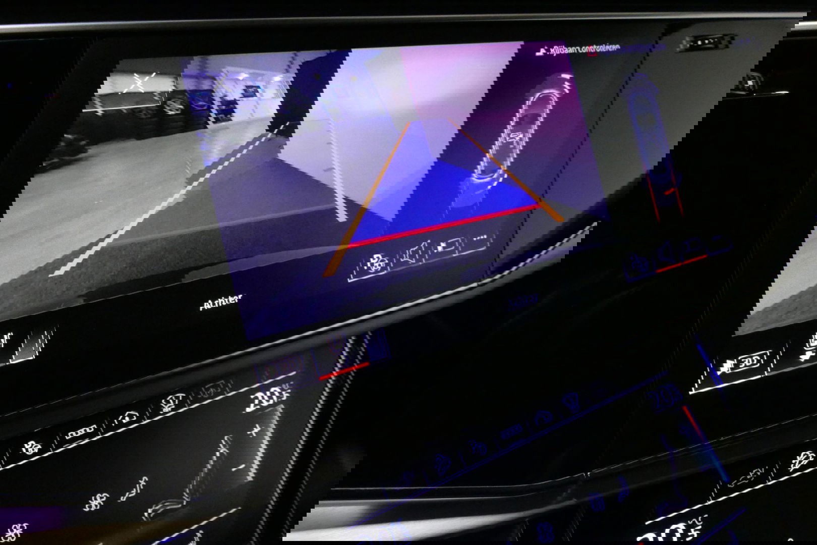 Audi Q8 55 TFSI e quattro Pro Line S / RSQ8 Diffuser / RSQ8 Grill / Maxton Design Bodykit V.2 / Panoramadak / RS Sportstoelen / Elektr. verstelbare voorstoelen + memory / Sport Luchtvering / Matrix LED / Ambienteverlichting plus / Apple Carplay - Android Auto / B