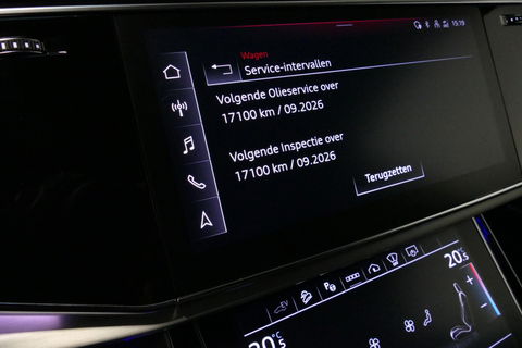 Audi Q8 55 TFSI e quattro Pro Line S / RSQ8 Diffuser / RSQ8 Grill / Maxton Design Bodykit V.2 / Panoramadak / RS Sportstoelen / Elektr. verstelbare voorstoelen + memory / Sport Luchtvering / Matrix LED / Ambienteverlichting plus / Apple Carplay - Android Auto / B