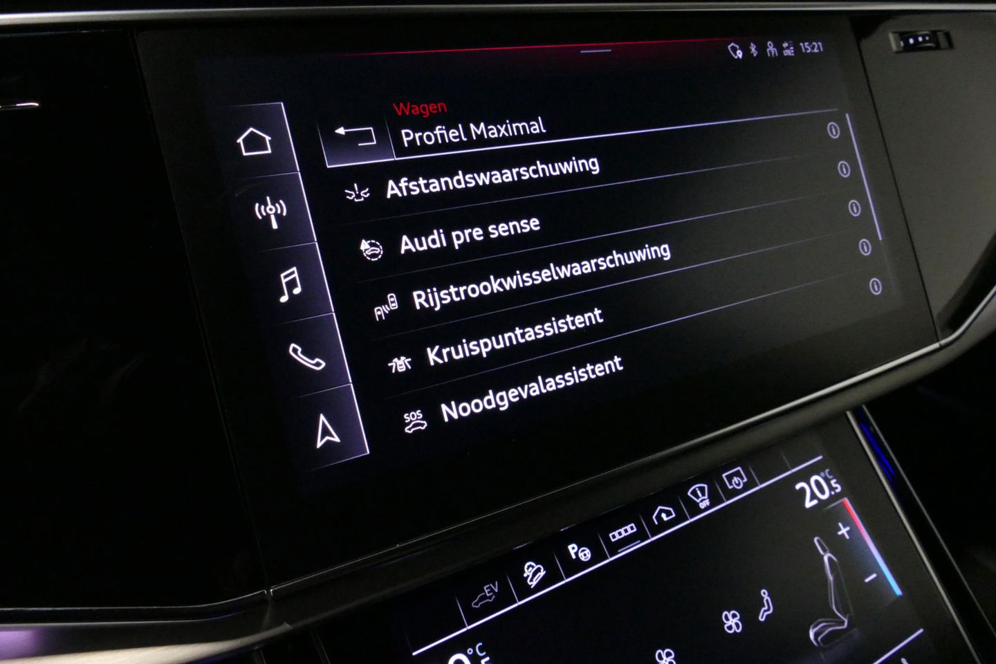 Audi Q8 55 TFSI e quattro Pro Line S / RSQ8 Diffuser / RSQ8 Grill / Maxton Design Bodykit V.2 / Panoramadak / RS Sportstoelen / Elektr. verstelbare voorstoelen + memory / Sport Luchtvering / Matrix LED / Ambienteverlichting plus / Apple Carplay - Android Auto / B