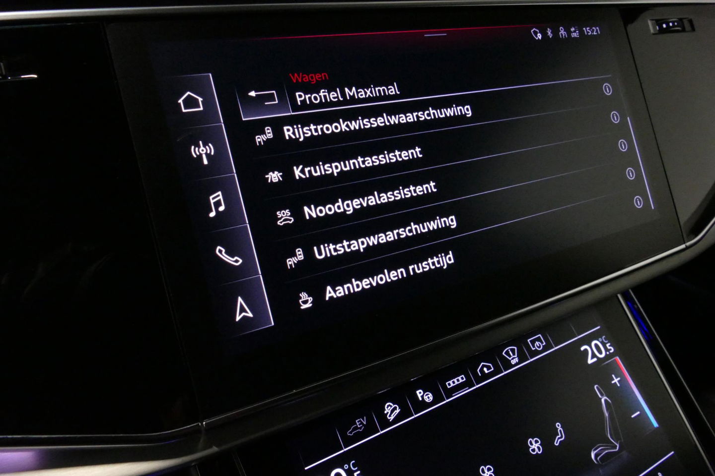 Audi Q8 55 TFSI e quattro Pro Line S / RSQ8 Diffuser / RSQ8 Grill / Maxton Design Bodykit V.2 / Panoramadak / RS Sportstoelen / Elektr. verstelbare voorstoelen + memory / Sport Luchtvering / Matrix LED / Ambienteverlichting plus / Apple Carplay - Android Auto / B