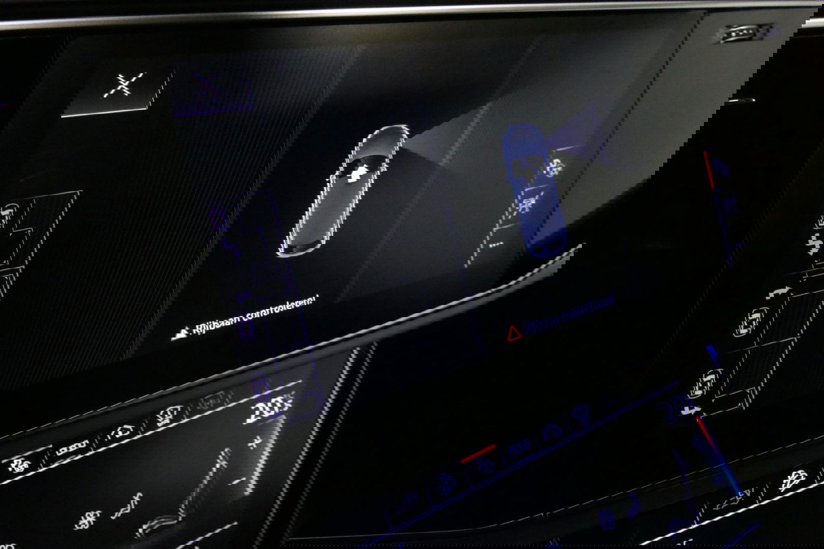 Audi Q8 55 TFSI e quattro Pro Line S / RSQ8 Diffuser / RSQ8 Grill / Maxton Design Bodykit V.2 / Panoramadak / RS Sportstoelen / Elektr. verstelbare voorstoelen + memory / Sport Luchtvering / Matrix LED / Ambienteverlichting plus / Apple Carplay - Android Auto / B