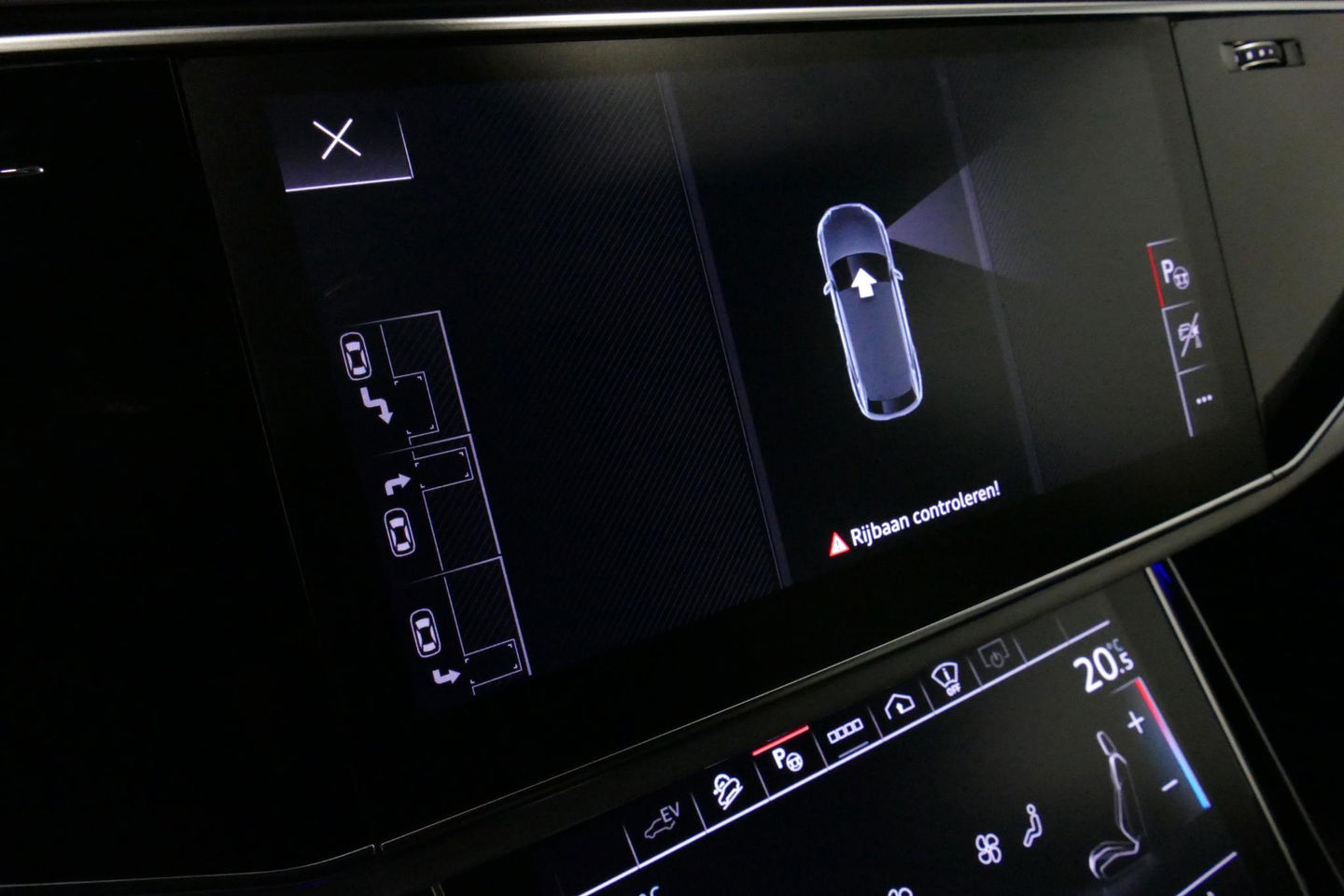 Audi Q8 55 TFSI e quattro Pro Line S / RSQ8 Diffuser / RSQ8 Grill / Maxton Design Bodykit V.2 / Panoramadak / RS Sportstoelen / Elektr. verstelbare voorstoelen + memory / Sport Luchtvering / Matrix LED / Ambienteverlichting plus / Apple Carplay - Android Auto / B